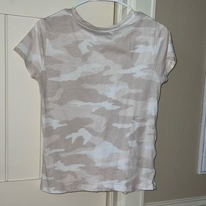 ATHLETA LIGHT CAMO TOP